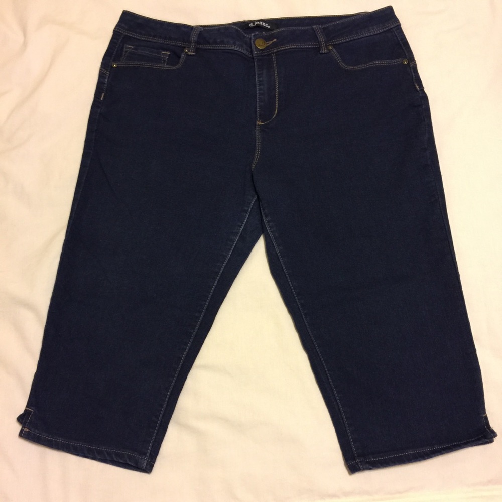 NWOT Women's Dark Wash Jeans